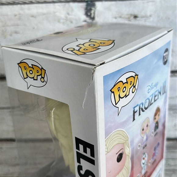 Funko Pop! Disney Elsa from Frozen II - Picture 4 of 5